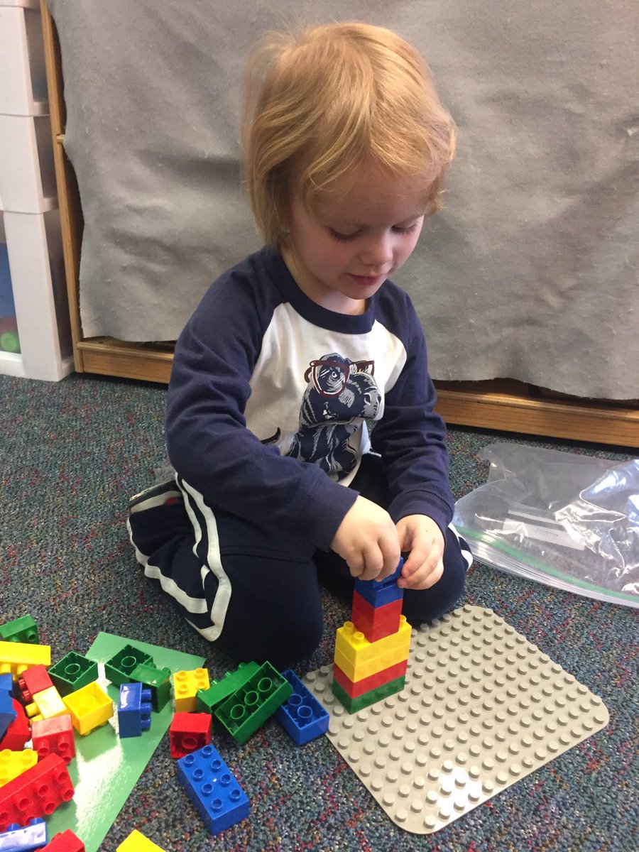 ecwithmisskim's tweet photo. We learned about building bridges this week, and created our own bridges for, "The Three Billy Goats Gruff". This activity also helped us discover if we are picture learners! #kanelandpride #kbk302 #ec302 https://t.co/A8q5ifXz1h