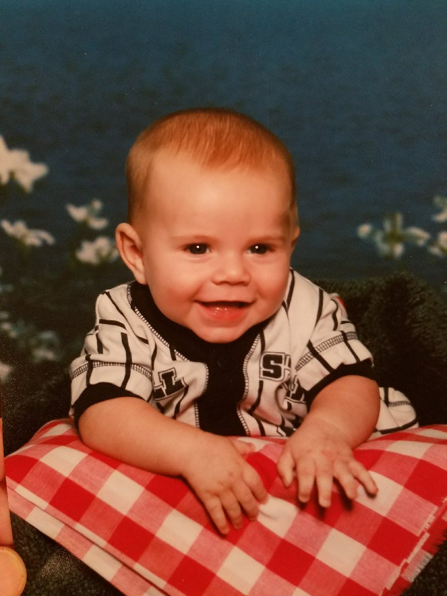 Talangford95's tweet photo. HAPPY 18th Birthday BUBBA! @bmitchell3255 https://t.co/SSdK0Q15rw