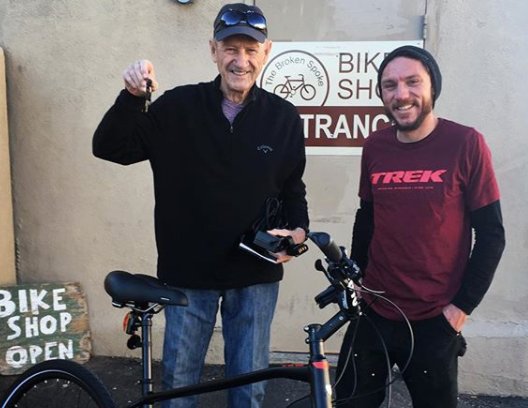 cyclingreporter's tweet image. Gene Hackman got an ebike, so now they're officially cool. instagram.com/p/BeWbQK3HhhZ/… @TrekBikes @Gary_Fisher