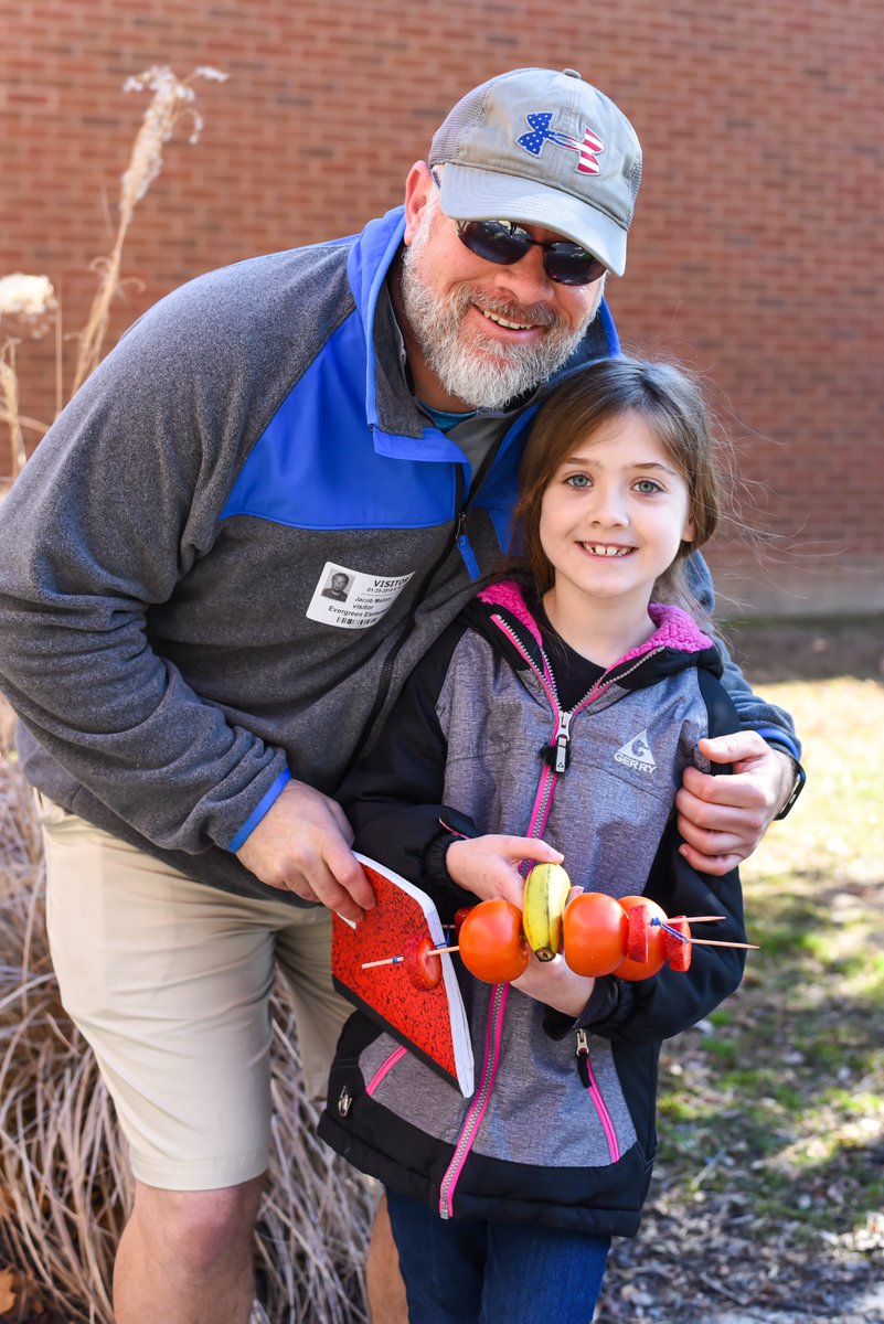 bk_sawyer's tweet photo. Thanks to all of the parents, family members, and @Carmax community volunteers who helped to make our annual 3rd Grade Fruit &amp; Veggie Derby a success! @EESMaher @CarMaxCares #oneCCPS https://t.co/rWcggEf9Wp