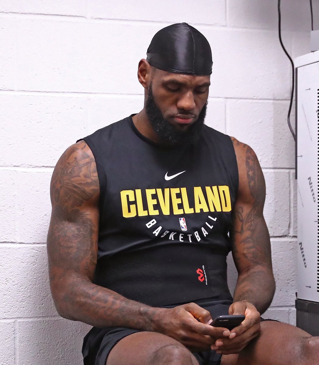 WhiiteBoiDre's tweet image. LeBron: I’m picking you up on my team if that’s cool...

Kyrie: k

LeBron: bet... I miss us 🙈