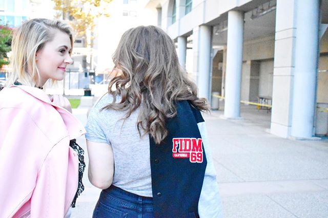 FIDM's tweet photo. #Q3: How do you maintain confidence when presenting in front of the class? #FIDMClassroom https://t.co/QeDHl1Yyza