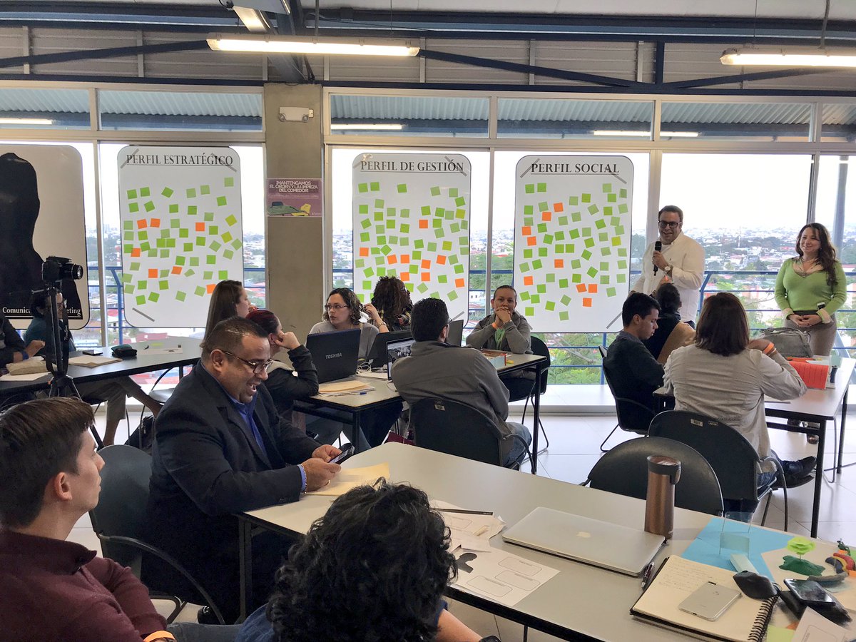 FernandoBoillos's tweet photo. Tras 4 horas de formación de Marketing Educativo a más de 45 directivos en #aulaspro en Costa Rica 🇨🇷 solo puedo decir ¡Gracias!! 😊 https://t.co/pIaV8m9ytK