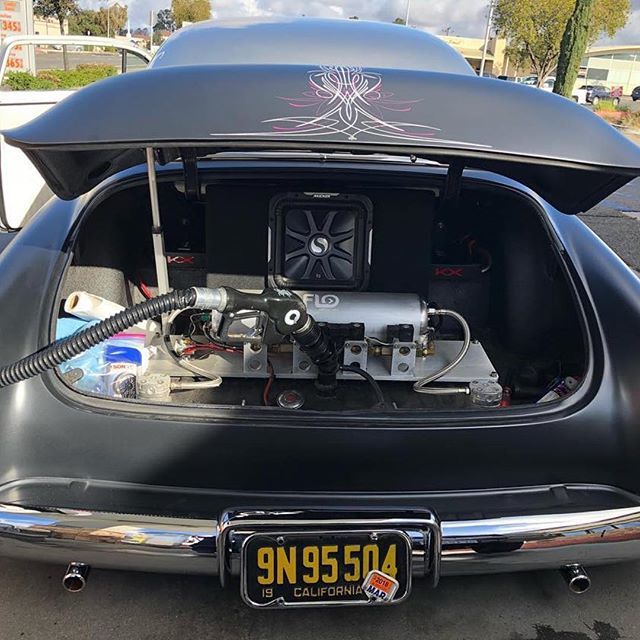 KICKERaudio's tweet photo. Fill 'er up!
#crazyfastcracker #lowlife #beatnikscc #gnrsbound #kickeraudio #livinloud #vintageflatz #pearlcraftsterringwheels #floairide #fbbf @crazyfastcracker @floairride @pearlcraft_steering_wheels https://t.co/fvXBrssXYO https://t.co/v2SBDuNXlV