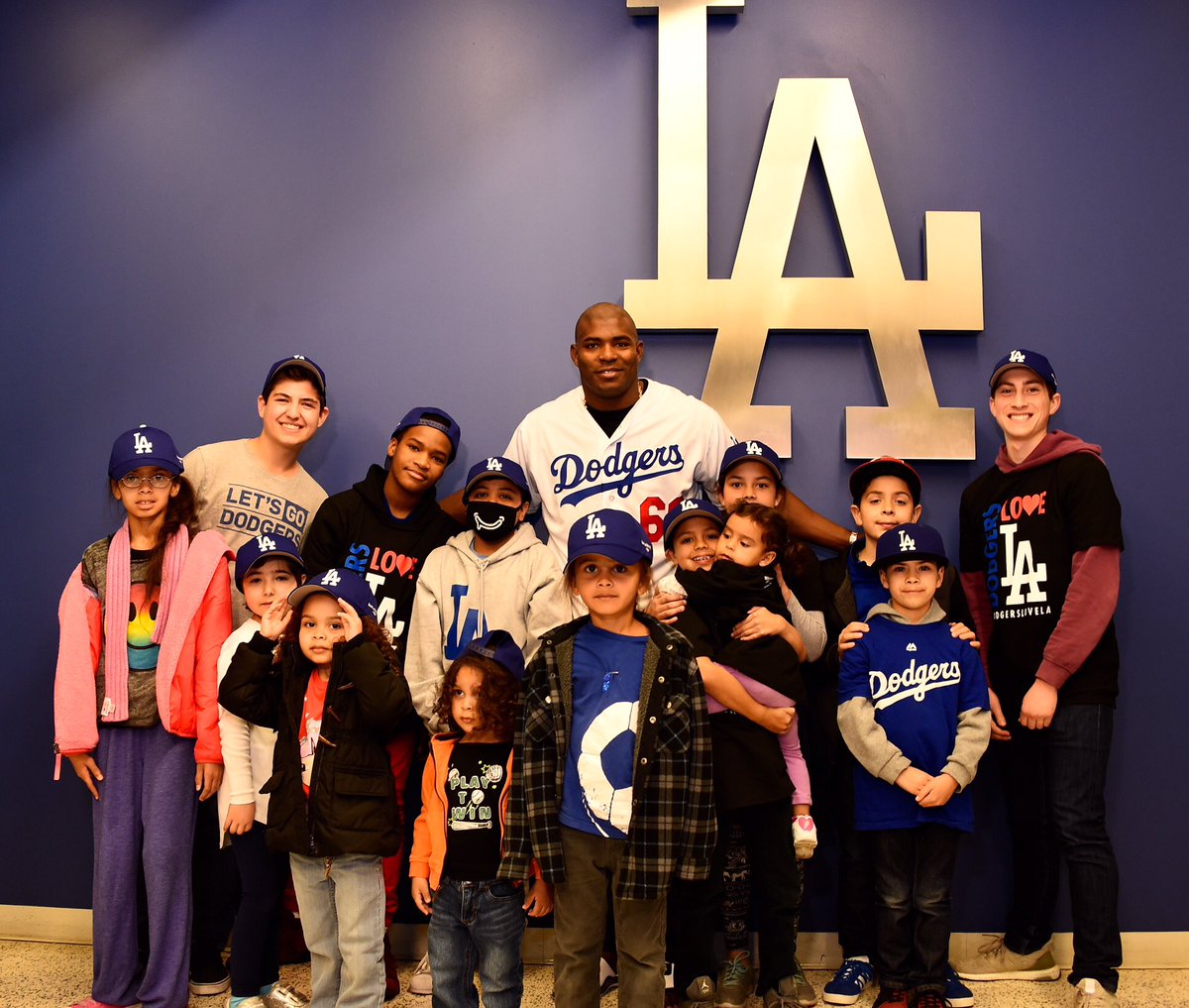 Dodgers's tweet photo. What a night. Thank you to everyone that came out tonight to support a great cause! #DodgersLoveLA https://t.co/Nj2YH7Kpbr