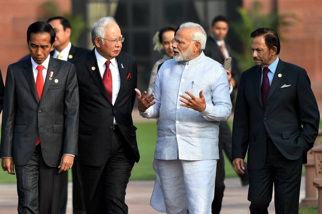 dygnora's tweet photo. Sidang Kemuncak Peringatan ASEAN-India - 10 pemimpin ASEAN dengan India bincang perdagangan pelbagai hala, memerangi keganasan dan ekonomi biru sebagai topik utama @NajibRazak #KemuncakASEAN #SwkMaju https://t.co/PP6ev3il7T
