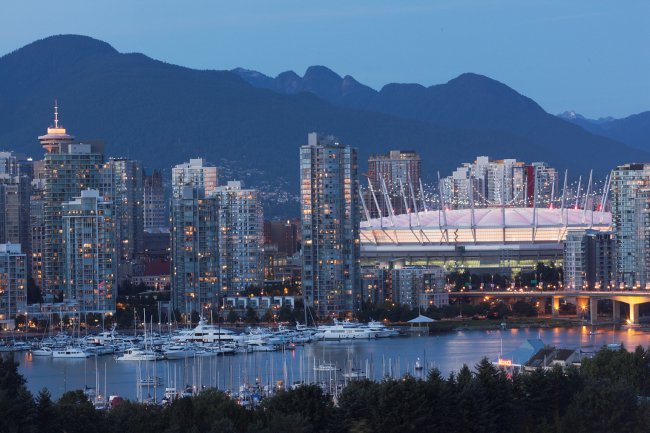 24 "must-dos" when visiting Vancouver: ow.ly/ZqlV30i0hJM via @cecilia__ryan #exploreBC #veryVancouver