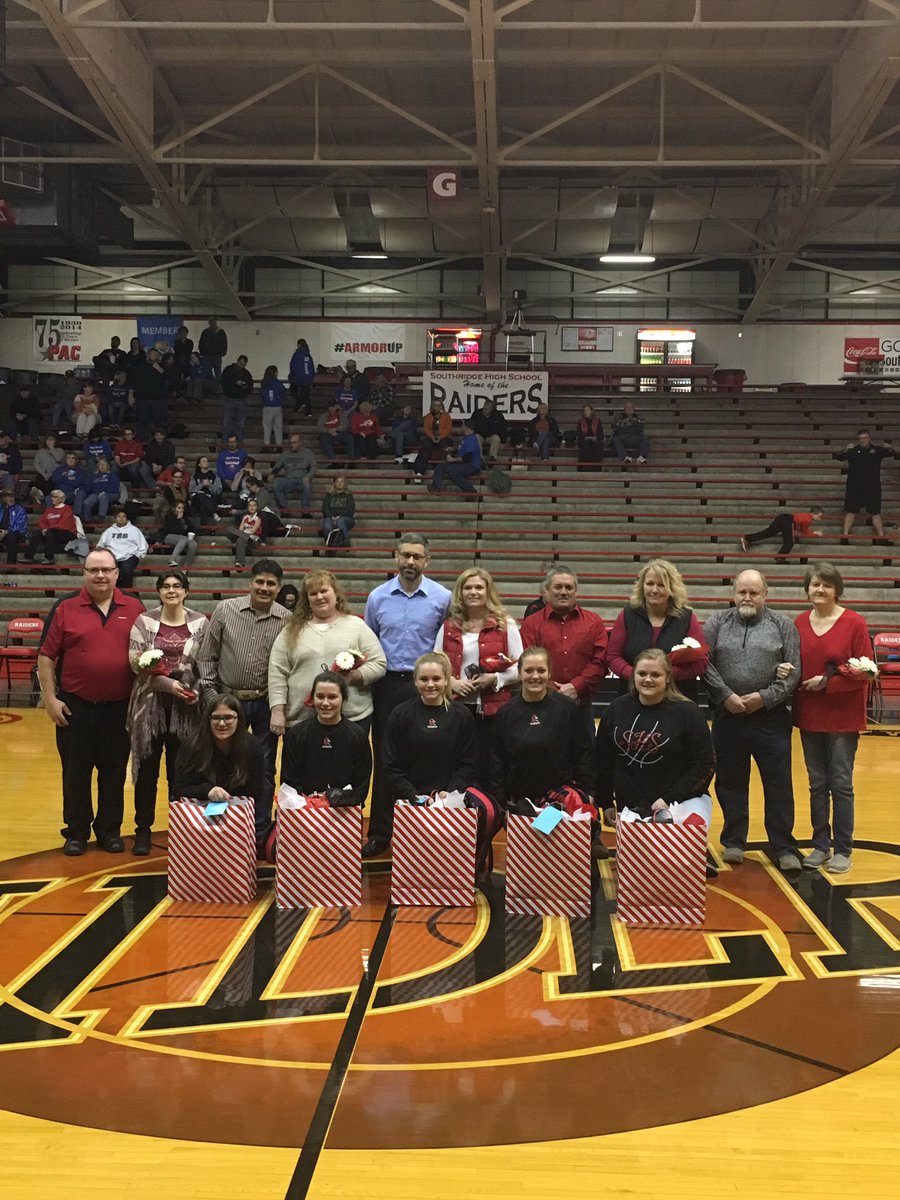 SRidgeAthletics's tweet photo. Senior night for the Lady Raiders !
Super group of young ladies. 
Thank you and congrats 🏀 https://t.co/D2KXBogANB