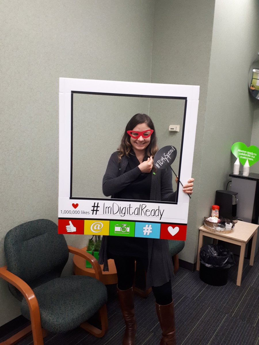 JessLHamblin's tweet photo. #WeTheNorthfield Marta just helped her customer redeem  his visa points through the mobile app to avoid waiting on the phone! He was one happy customer!#ImDigitalReady @TDCT3823 @RyanBennett_TD @NelsonAraujo_TD @DanijelaDoslo @JMango_TD @TDizzzles https://t.co/p2al3airY5