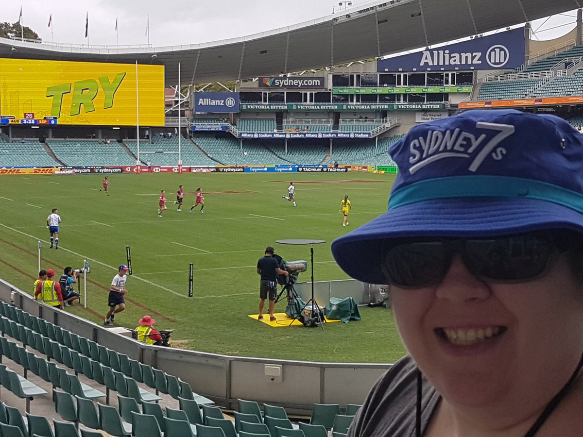 CarynMetcalfe's tweet photo. At @AllianzStadium supporting the women's @Aussie7s in the @Sydney7s comp. #SnapAustralia #AustraliaDay2018 https://t.co/Tn64Bt1xXX