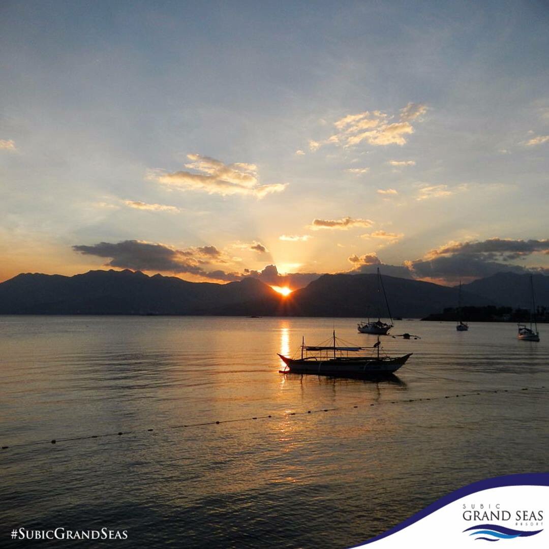 SubicGrandSeas's tweet photo. There’s nothing like a beautiful sunset to end a special day!

Call us at 0917-844-SEAS(7327) for reservations.
#SubicGrandSeas https://t.co/39TkxY9tLu