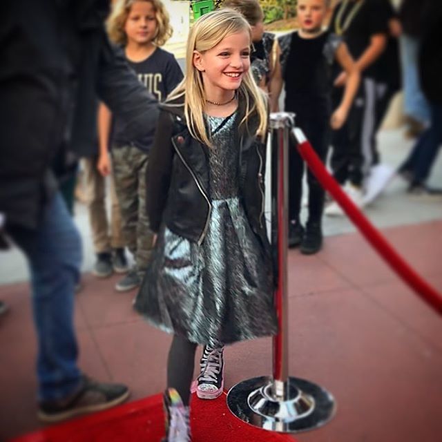 RevMama's tweet photo. Red Carpet walk on her way to perform! So proud of my @sloanflemming! #towelementary https://t.co/NraQWoewI5 https://t.co/FxiMUgaFjN