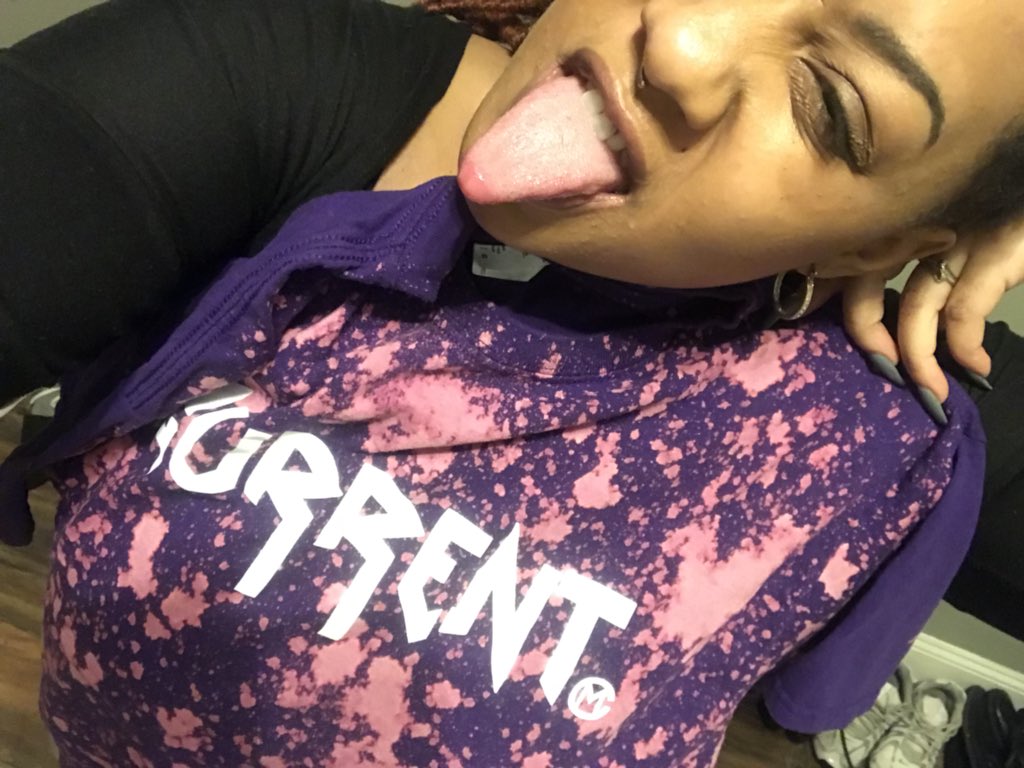 InkGoddess_B's tweet photo. When your current shirts come in the mail #CurrentMovement #teamcurrent @juicedUP_Elz 🙌🏽🙌🏽🙌🏽 https://t.co/axwvUnWf43