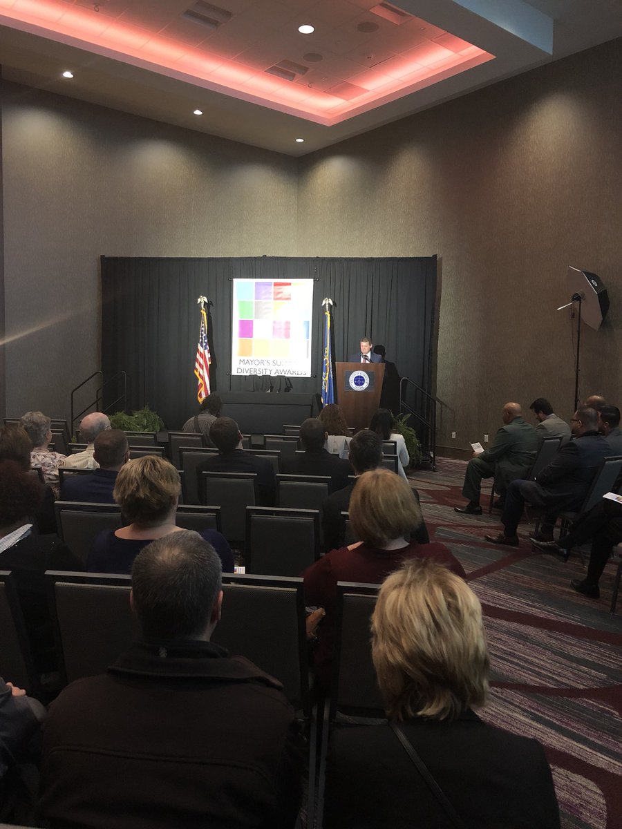 Ending the night at the Mayor’s Supplier Diversity Awards recognizing some outstanding businesses in Evansville!