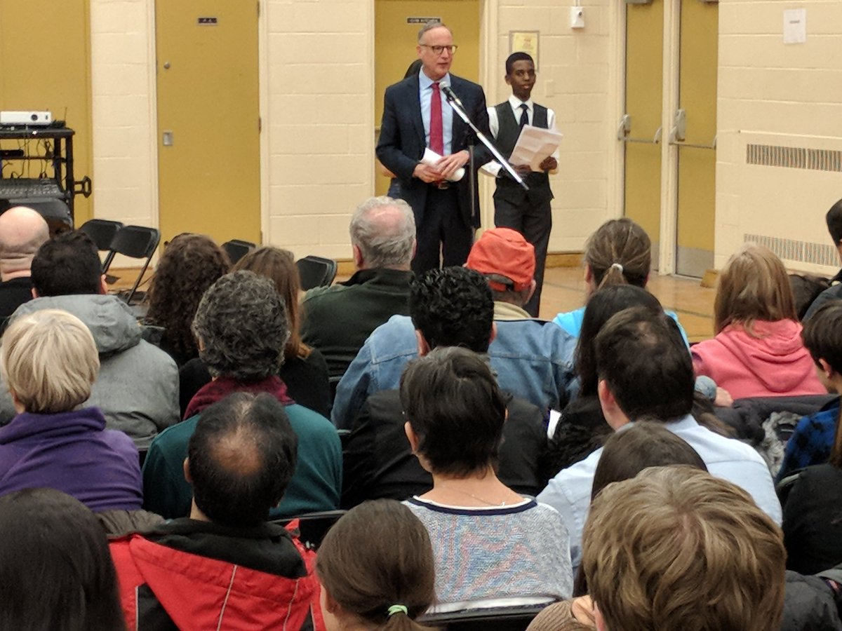 Rob_Oliphant's tweet photo. When you have great kids, parents and teachers, you have a great music program. Congratulations to the music students @TDSB_HodgsonMS for an excellent performance. Some of Canada's next exceptional musicians and singers are at this school right now. https://t.co/bU50kxZUMc