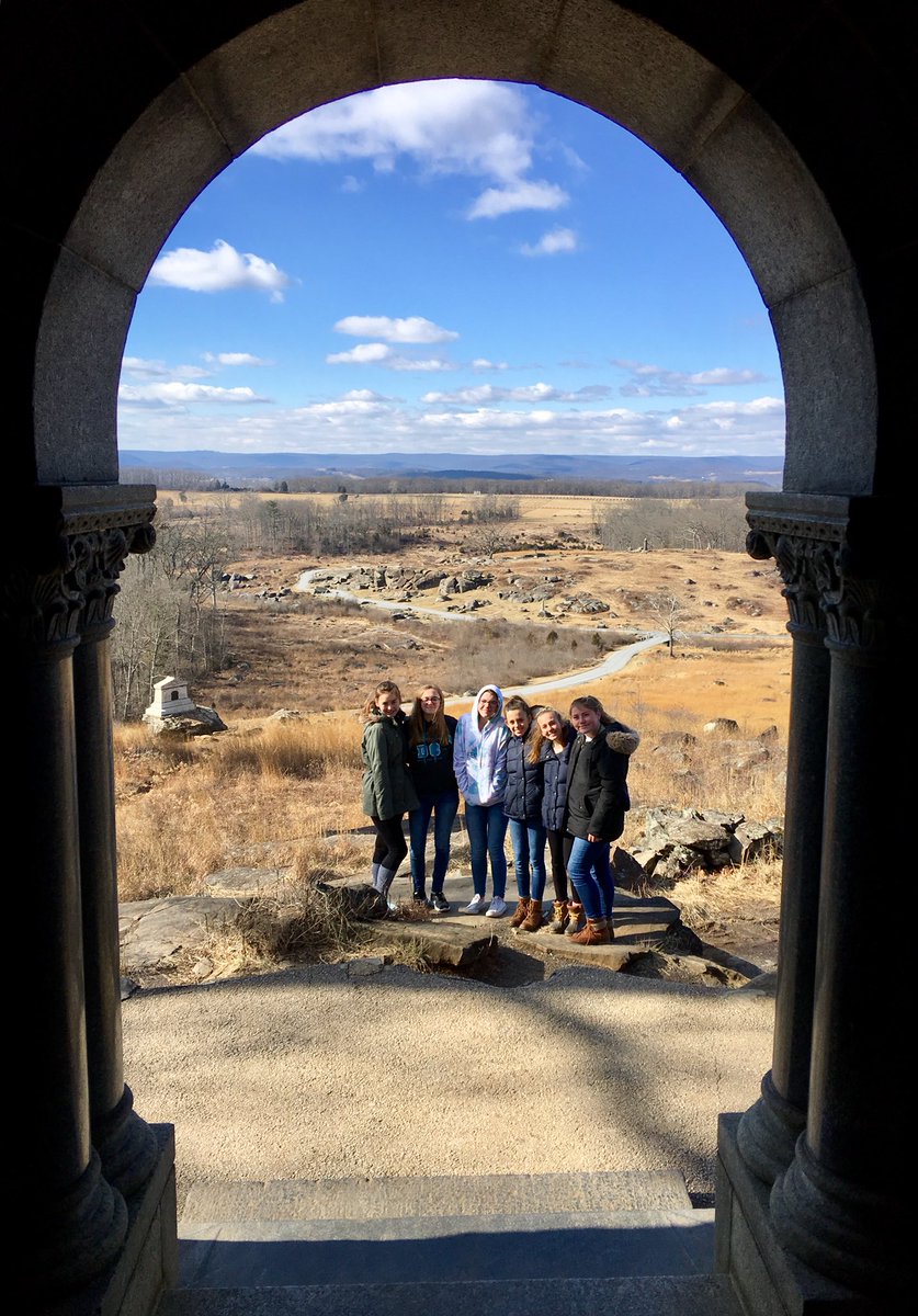 JayCBarbour's tweet photo. Today we toured Gettysburg Civil War battlefields &amp; viewed the Battle Cyclorama - largest oil painting in North America, painted 130 years ago! Lunch @ a 242 year old tavern - a stop on Underground Railroad. Then on to an Amish farm, a 1 room schoolhouse, &amp; dinner. @SMSeagles16 https://t.co/a7HsdXC7ea