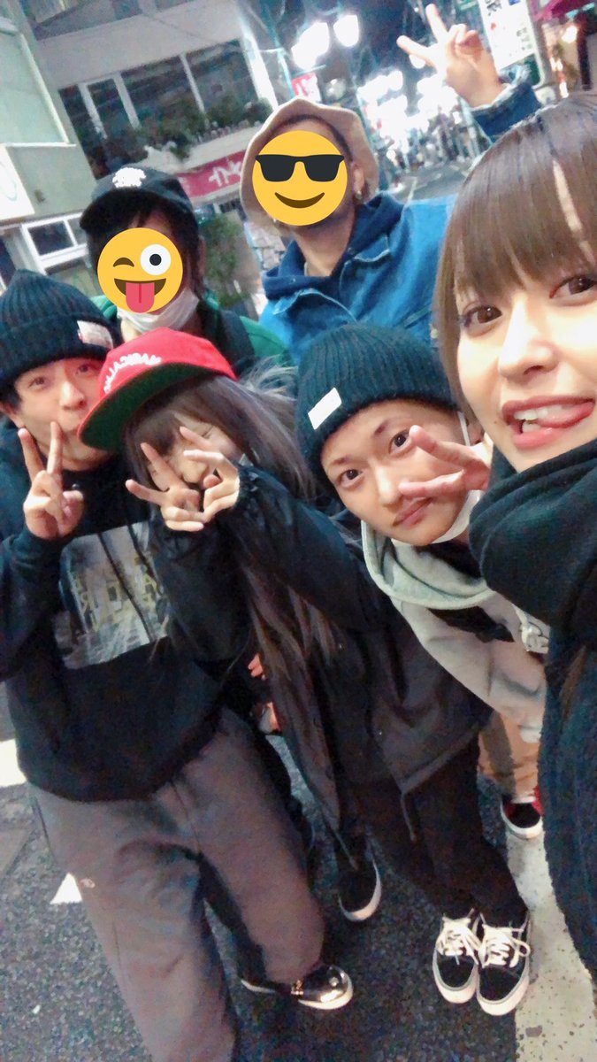 なあ、これ心霊写真？？ うちの腕掴んどるの子供の手よな？🤔🤔