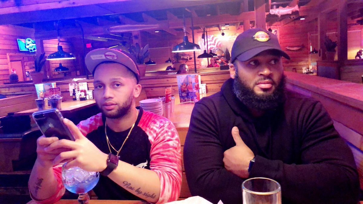 booby_broke_bo's tweet photo. Took my boy to eat for his birthday!!! Big #34 #stayedsolid https://t.co/4jVjvpKJUQ
