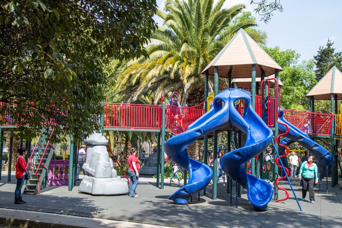 ChapultepecCDMX's tweet photo. Este fin de semana ven con tus hijos al Bosque de #ChapultepecCDMX y disfruta de los parques ubicados en la primera y segunda sección https://t.co/OKOo1rSuIK