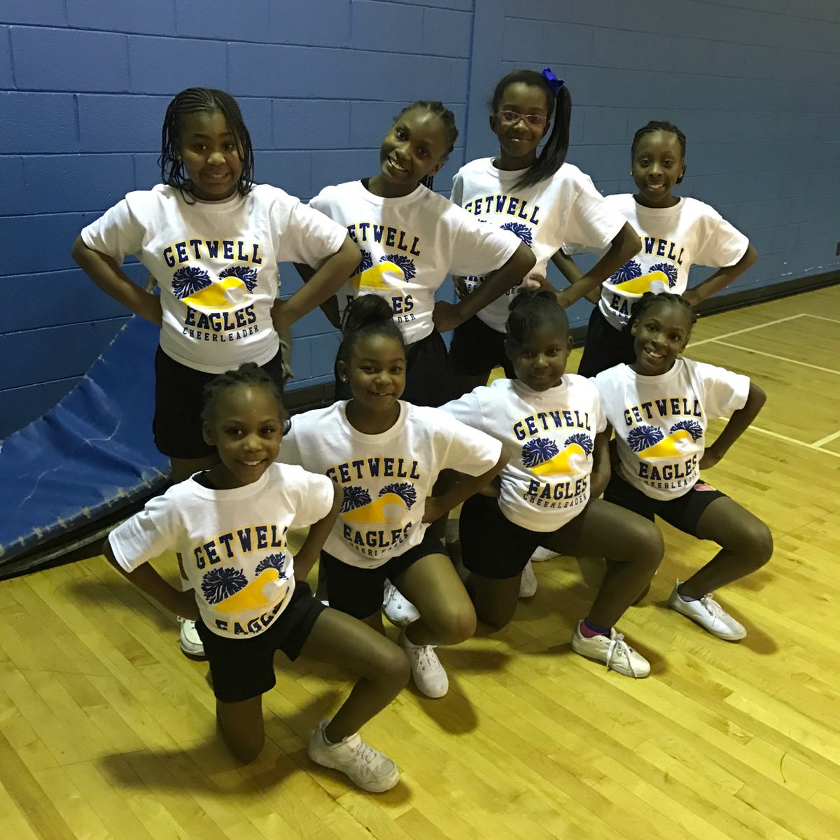 GetwellElem's tweet photo. @GetwellElem Cheerleaders prep for the big game #SCS #Shelbycountyschools https://t.co/I1dkM04hFj