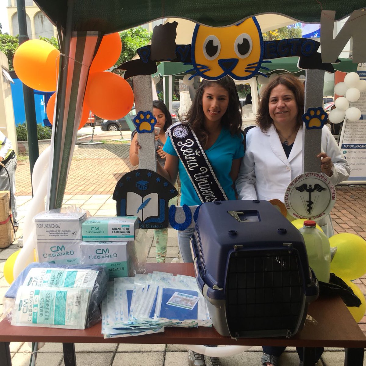gatitosUG's tweet photo. Todo un éxito nuestra I feria de adopción y venta de nuestros souvenir. Estamos agradecidos con todos por su ayuda, hemos podido recaudar fondos para seguir con nuestro proyecto. #UGatos https://t.co/9ZN0tLgekd