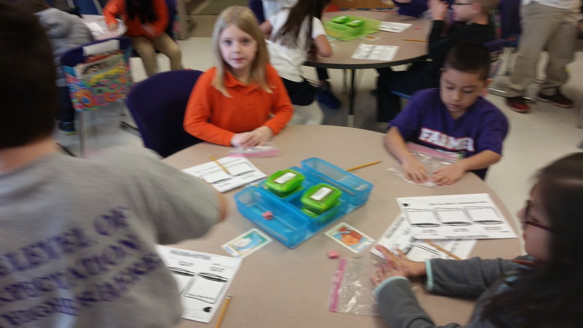 rweihe212's tweet photo. Ss learning about how matter changes from one state to another. @FarmerDragons https://t.co/WcS5GUzG4z