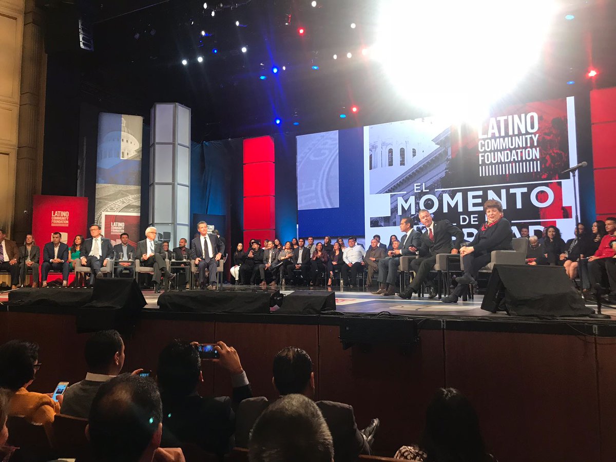 nmasUnivision34's tweet photo. Los candidatos a la gobernación de California ya están en el sitio. En unos momentos comenzamos el foro 'El momento de la Verdad'.  https://t.co/pzMZMSZqXd #Destino 2018 https://t.co/2FjUqYXxsZ