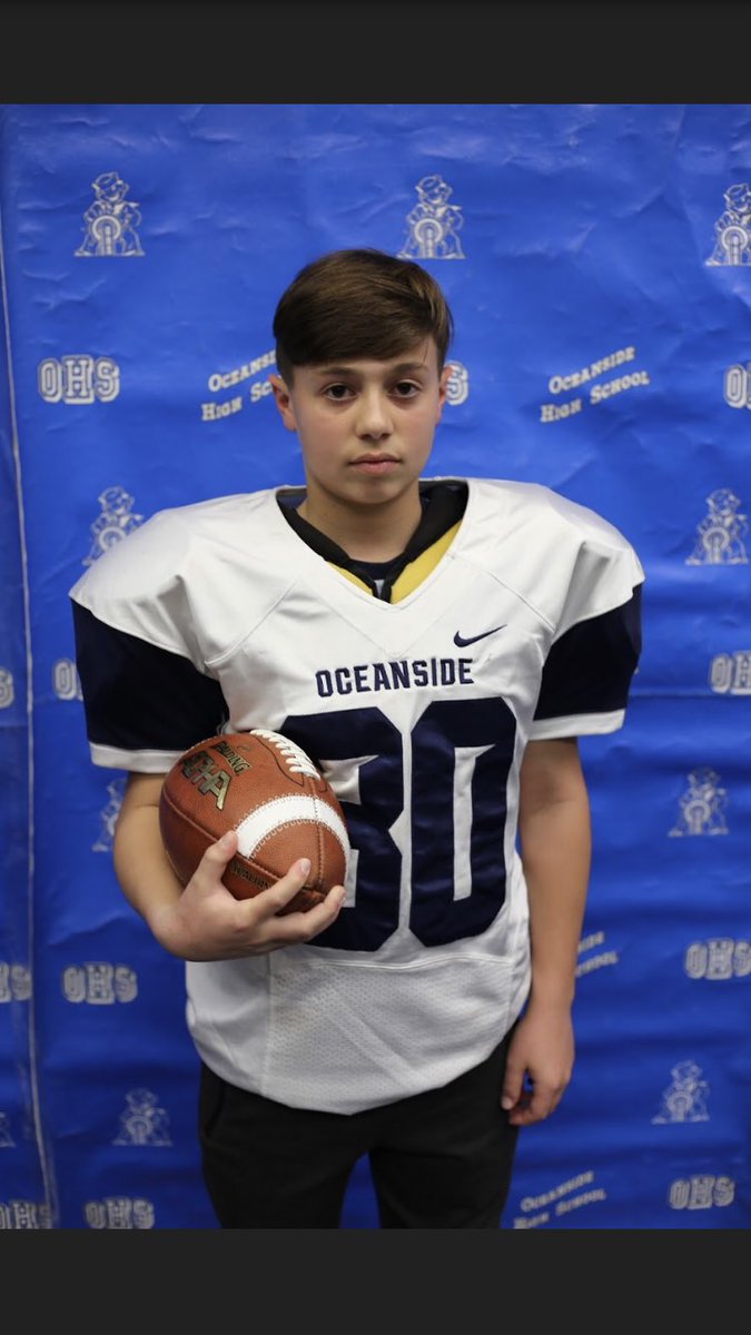 Coach_Blount's tweet photo. I may have to teach @FultonAve8 with all these young studs ringing the 🛎 for The Sailors Football Program! #PositivdVibes! @MikeSantisteban
#14 -Jake Cohen- WR/DB “Fulton Ave”
#30- Luke Kelly- RB/DB “Fulton Ave” #ThoseWhoStayWillBeChamps
#FutureContributors!
#GreatHair https://t.co/TTxDgMRu50