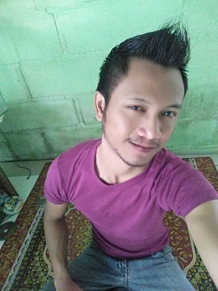 Tiyan_Bogor's tweet photo. Assalamualaikum..🙏
Selamat beraktifitas ya Gann👍
#Tiyan
#BatutulisBogor https://t.co/rbWRLjOsJ0