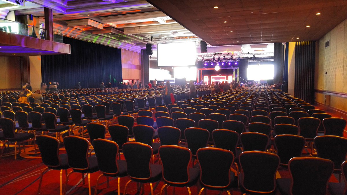 wojo4hitz's tweet photo. #CreatingChange 2018 opening plenary is ready to go!!! #CC18 #NationalLGBTQTaskForce https://t.co/TjeWus864t