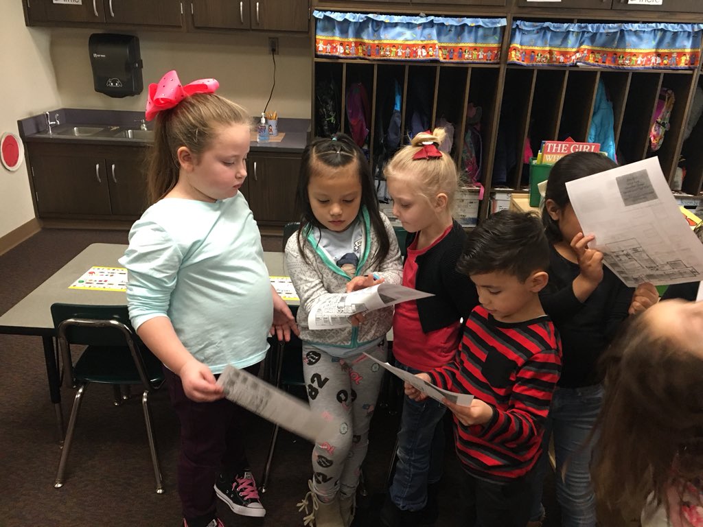 mrsfrederickSFE's tweet photo. We learned all about maps and globes this week 🌎 #littleexplorers https://t.co/xSL1r8XyA3
