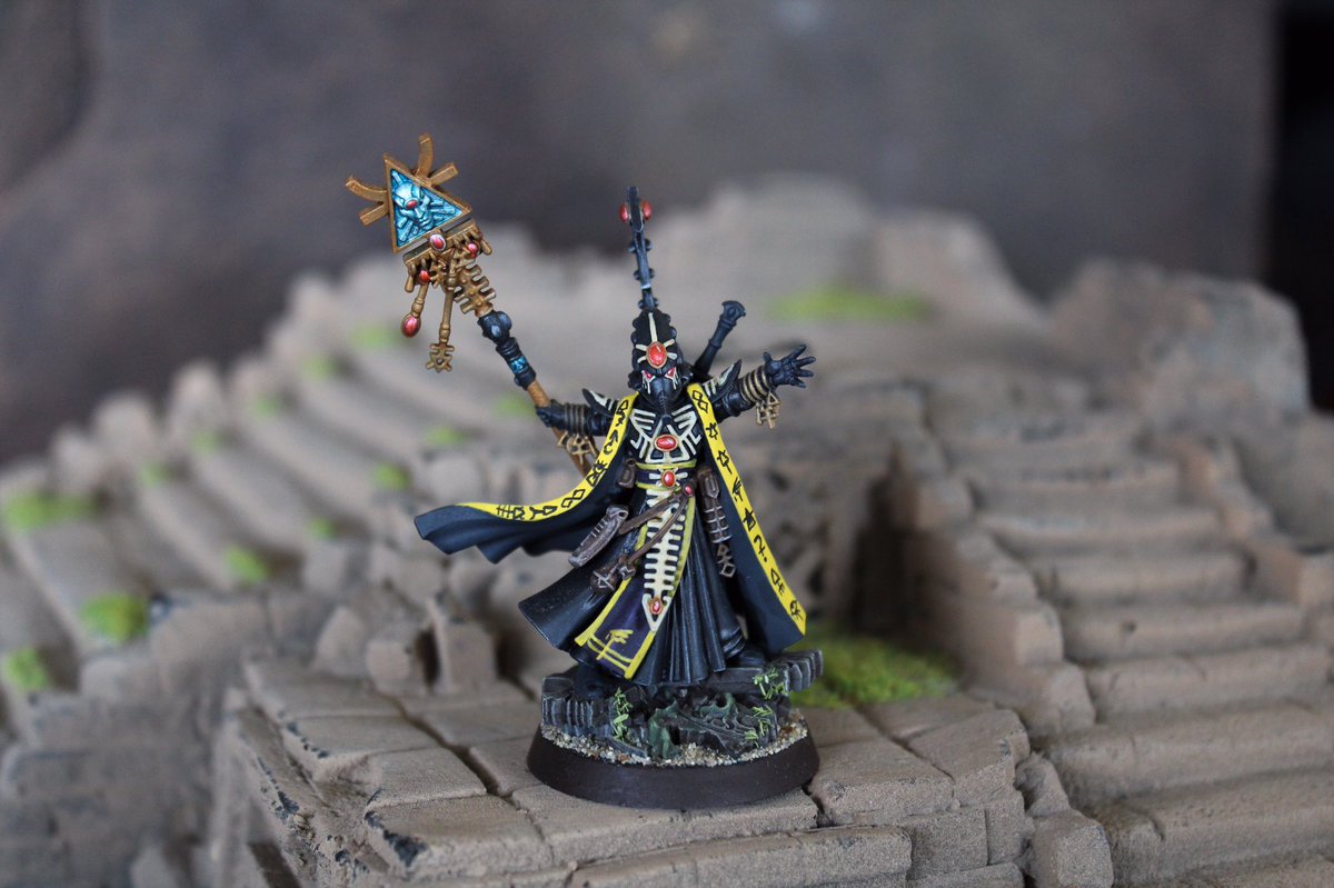 cavernandcanvas's tweet photo. https://t.co/WSRqCDNyt4 hand painted by Cierra @cavernsandcanvas Warhammer 40k Eldar Eldrad From my personal collection #warhammer40k #warhammer #tabletopgames #etsyshop #etsy #etsyseller #paintedminiatures #handpaintedminiatures https://t.co/cPTFgaX4iT