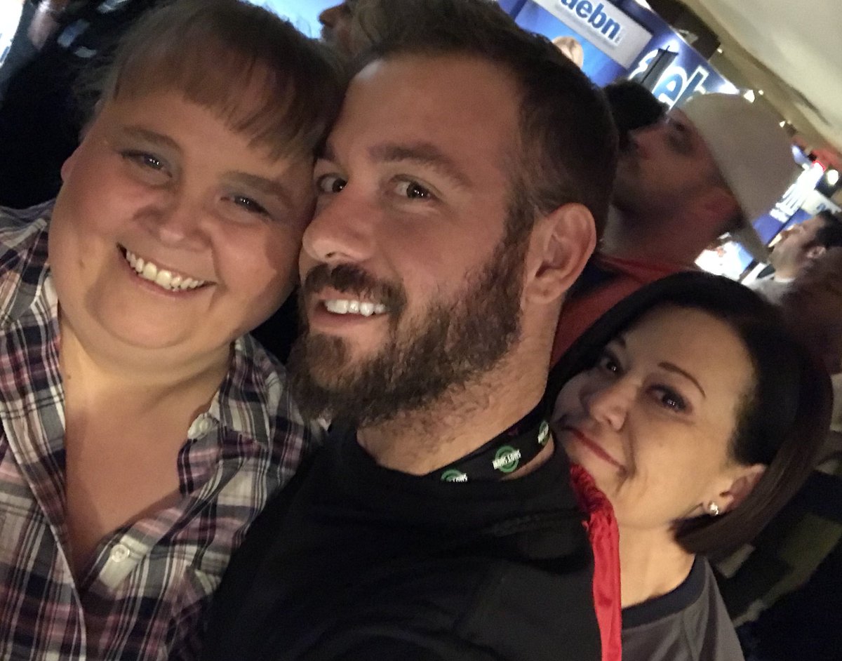 justcallmepam's tweet photo. Hey @Dirtyprplprncss I see you jumpin into the selfie shot with @chadwhitexxx and I 😉😉
💜 Need more of the 3 of us too 💜
#daytwocomplete https://t.co/2BErMLwBxf