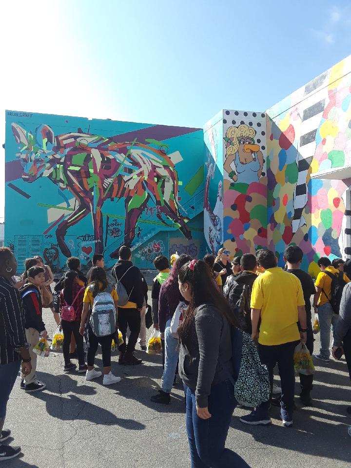 sdmpanthers's tweet photo. Ms. Torres providing her students with tangible artistic experiences through her field trip to Wynwood. Visual Arts at South Dade Middle! 
@MDCPSSouth @MDCPS https://t.co/ty5UrnYfKm