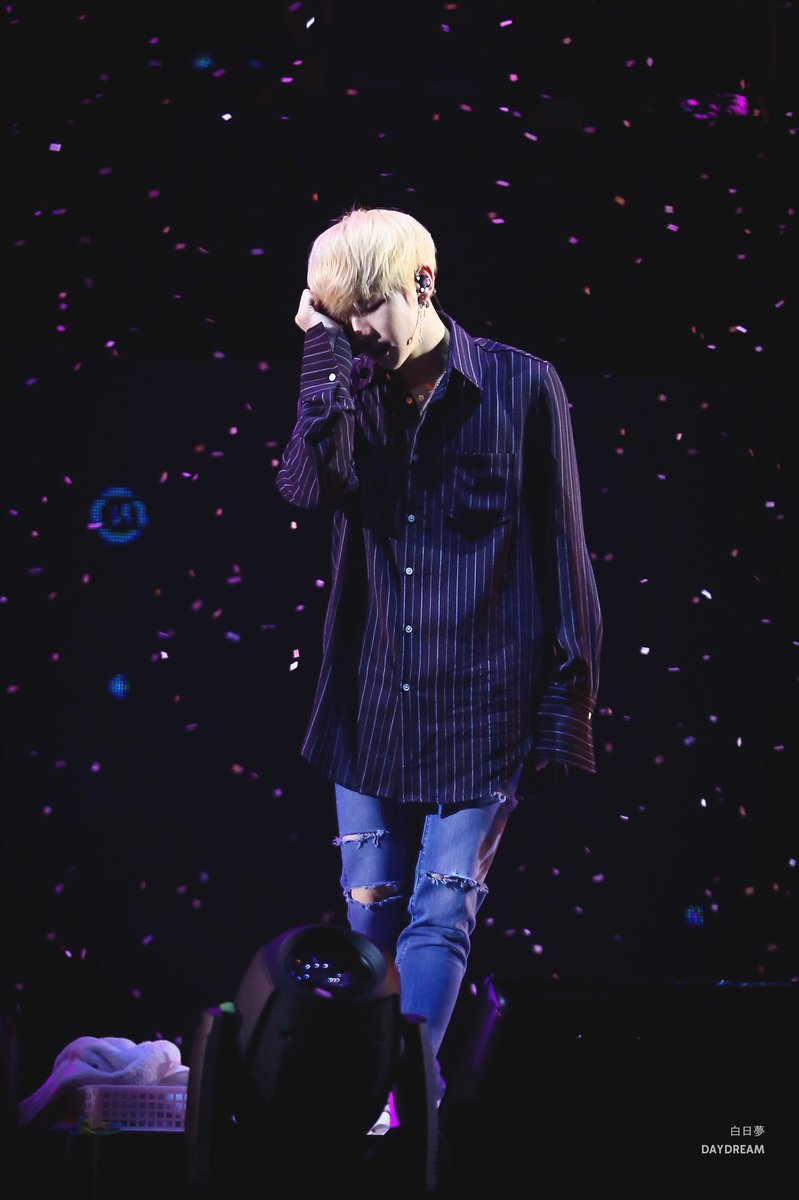 마카오가 잘한거라곤 엔딩때 꽃가루 날려준것 뿐 ..... #강다니엘