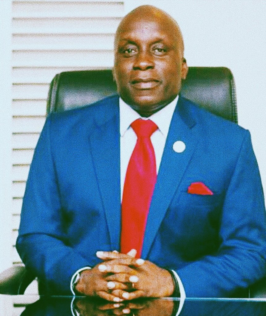 FemiCoolfm's tweet photo. Of all the things I could have woken up to, I wake up to this! How shameless death has become! Go rest, dear big brother. My one hope is that you do answer when He calls. I believe, firmly, in the resurrection. My heartfelt condolences to the Tinubu family. #TooShocked https://t.co/wRrdKnMtif