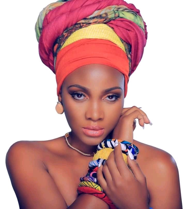BloodPia's tweet photo. @OldiesInternet brand new song Tubawe video out from @piapounds https://t.co/EUCrz3F81v https://t.co/uuA0bdAZG3