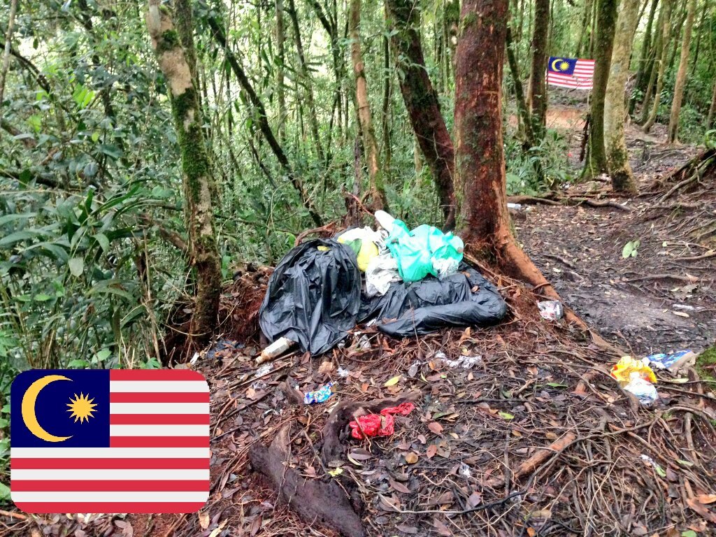 Malaysia dan Pendaki Sampah

Lokasi:
Kem Tudung Periuk,
Gunung Yong Belar, Lojing

Fakta:
Gunung Yong Belar adalah nombor 3 tertinggi di Semenanjung &amp; tertinggi di Kelantan. Berketinggian 2181mdpl. Dikenali dgn nama Gunung Peti Sejuk.

Takziah Yong Belar