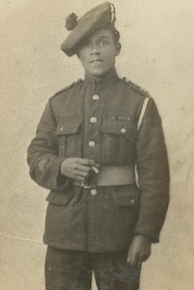 "It was terrible yet it was wonderful... I got through without a scratch." Read the lost story of Arthur Roberts, a survivor of #Passchendaele100: ow.ly/5b6O30hZYes