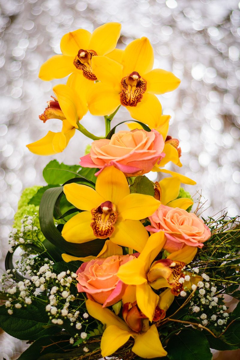 Bring some colour into your home with some beautifully arranged flowers. New floristry course starting at #MAE soon. Book online at socsi.in/s9BoT or phone 01634 338400 for more information.