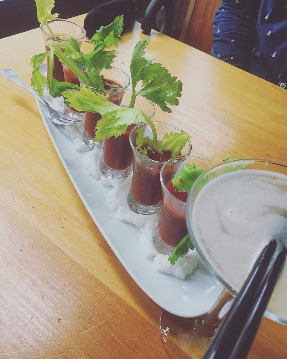 Thesz19's tweet photo. Oysters bloody mary shooterS 😍beautiful😘 https://t.co/k68nnaEzsT