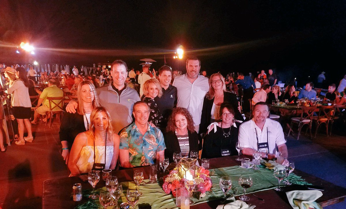 BeccaLWaller's tweet photo. @ChannelSeedCIL Squad repping in Cabo for #ChannelSeedsmanSummit just missing @JasonWatso and Brody in the pic! #ATeam #ChannelLove 💚 https://t.co/TvoisSuamQ