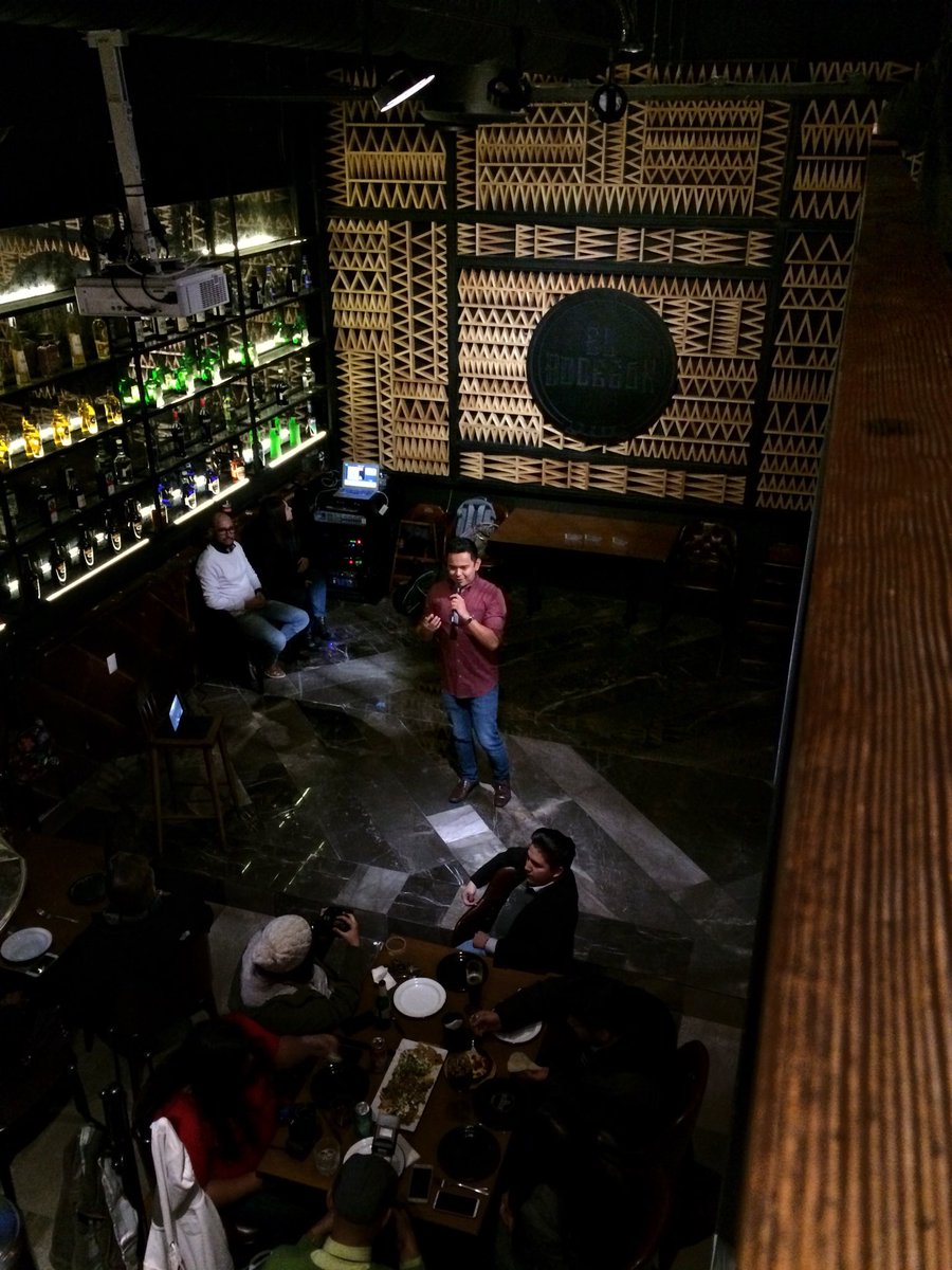 imparableco's tweet photo. Nuestro CEO dando su plática en #FuckUpNights 😎 porque el fracaso es parte de la vida, lo celebramos esta noche. https://t.co/gKuvuFStfy