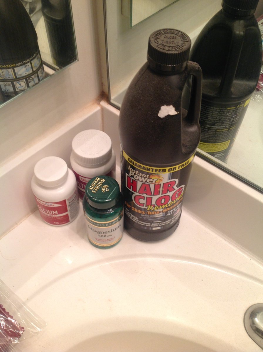 AfterBurn739's tweet image. I think @KittyAfterburn is trying to do me in! #SleepWithOneEyeOpen #113