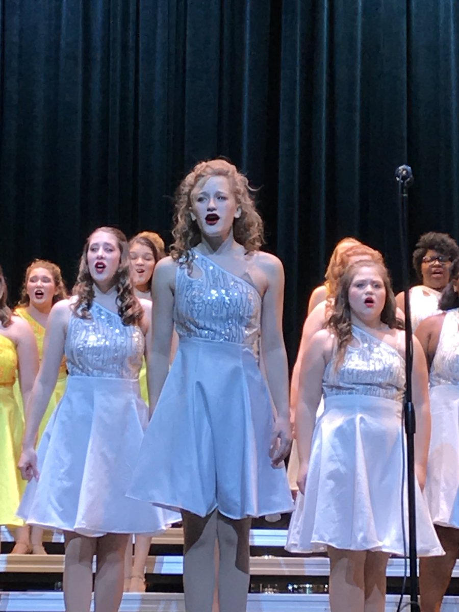 theatre271's tweet photo. Great evening of show choir. Way to go, @EHSEncores @EHSEsprit! Blown away by the amazing talent at our school. https://t.co/dLj1dnGPHd