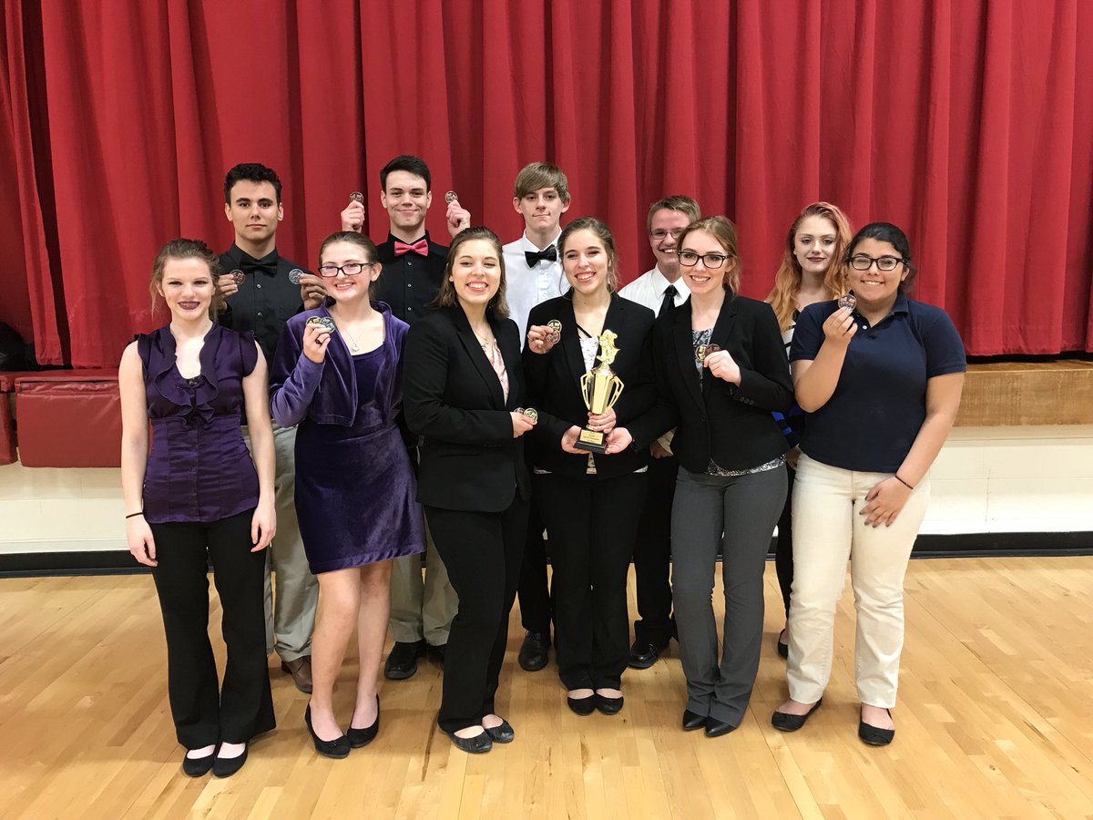 Elissa_Ternes's tweet photo. What a start to the season!  PHS Forensics takes first at Sylvan and qualifies six for State!  Go Cards! https://t.co/iLS2jaCCXj