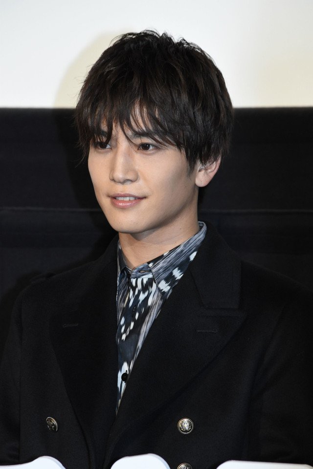 natalie_mu's tweet photo. 三代目JSB岩田剛典「冬きみ」は魂を込めた作品、“血豆との別れ”を語る（写真22枚） #冬きみ https://t.co/WOu4RDZl73 https://t.co/WQQqcMGviR