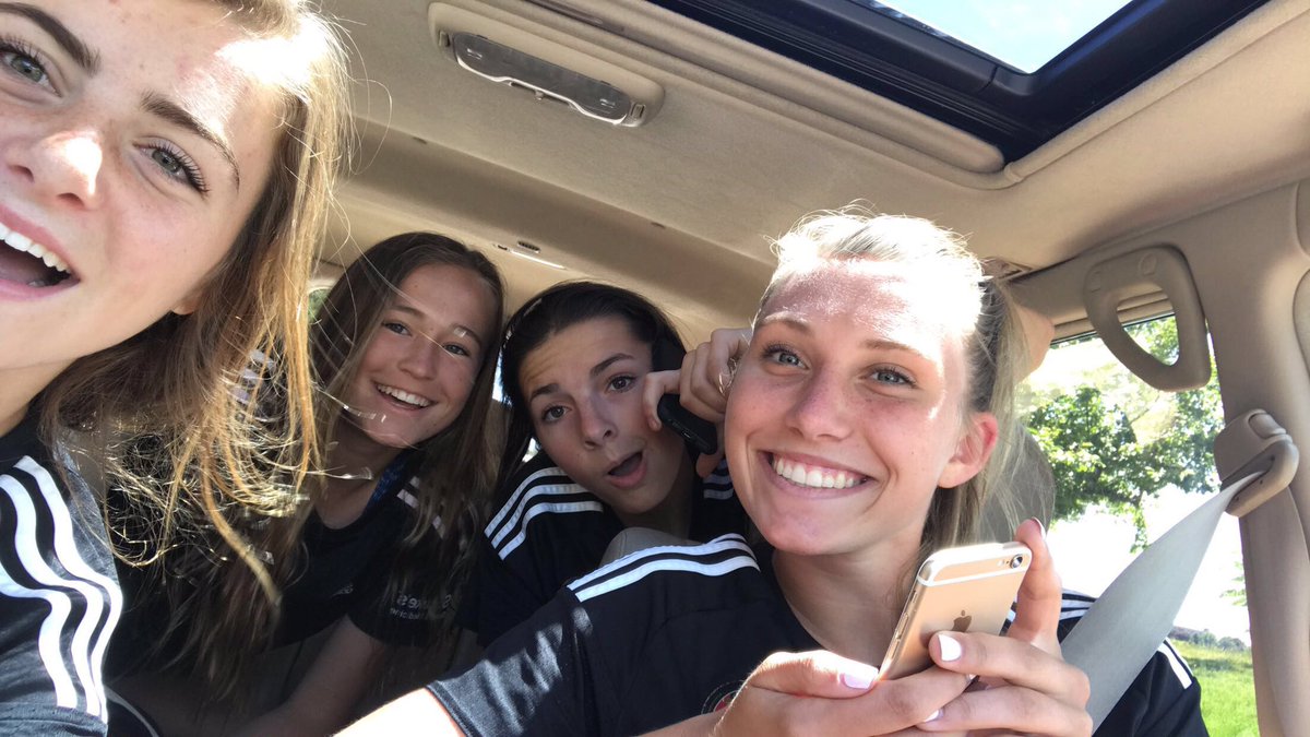 GwinLilly's tweet photo. happiest birthday g-race !!!! love you most 😜 @pekovichgrace https://t.co/Xmv1EfDf4t