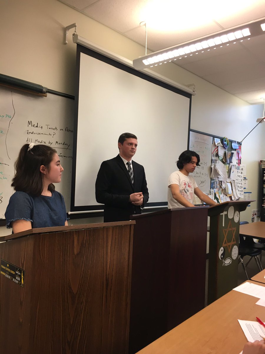 nramalco's tweet photo. Debate recap: Lisa: eloquent and fitting outfit. Rick: doing too much. Jack: wore a t-shirt.... https://t.co/qZQiLSqYFV