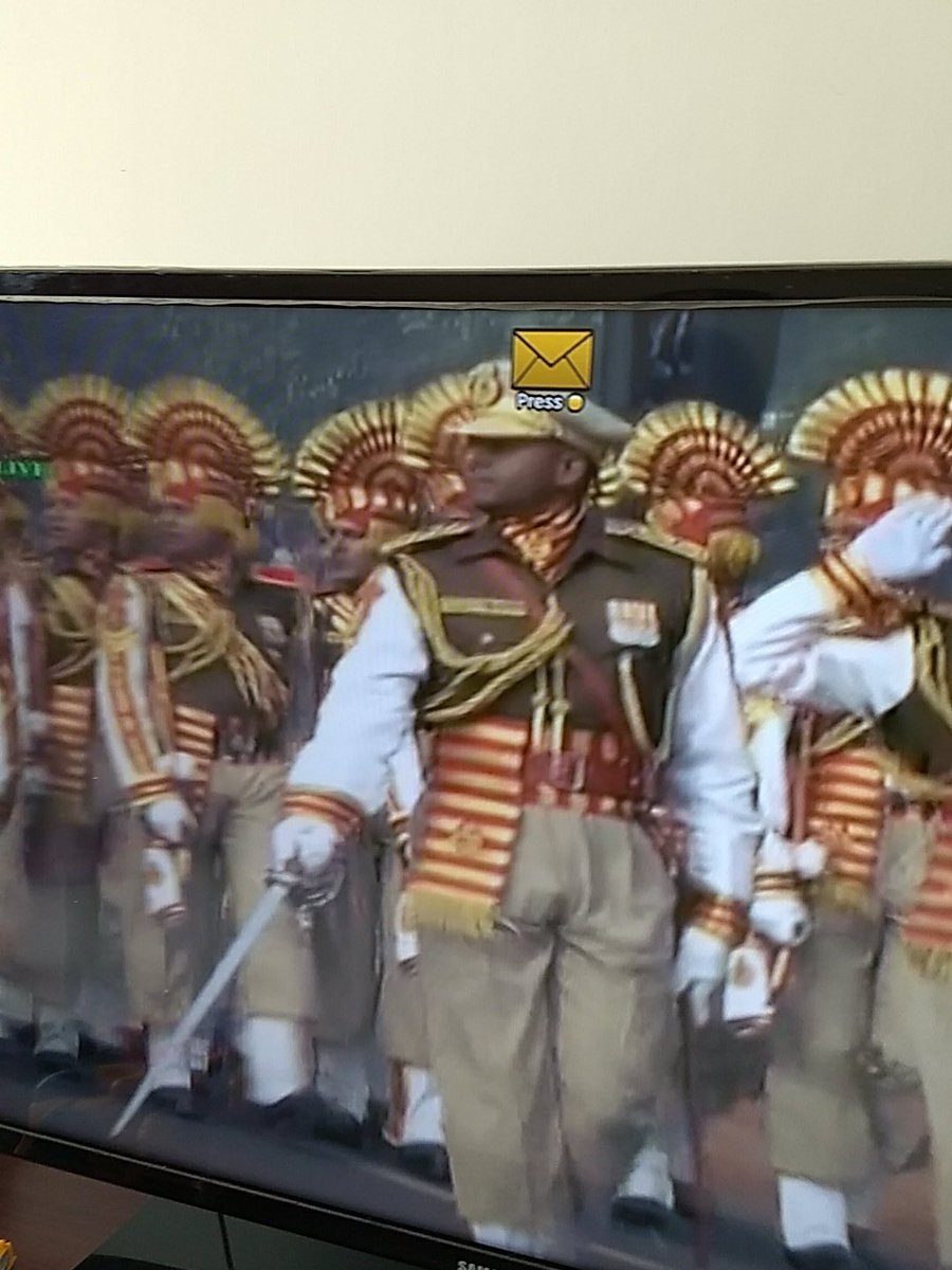 snackcharmers's tweet photo. Proud to be an Indian! And proudly watching the Republic Day Parade while relishing  flavours from India. @snaximum creators of #MakhanaIndia. https://t.co/Jawub3uVUt